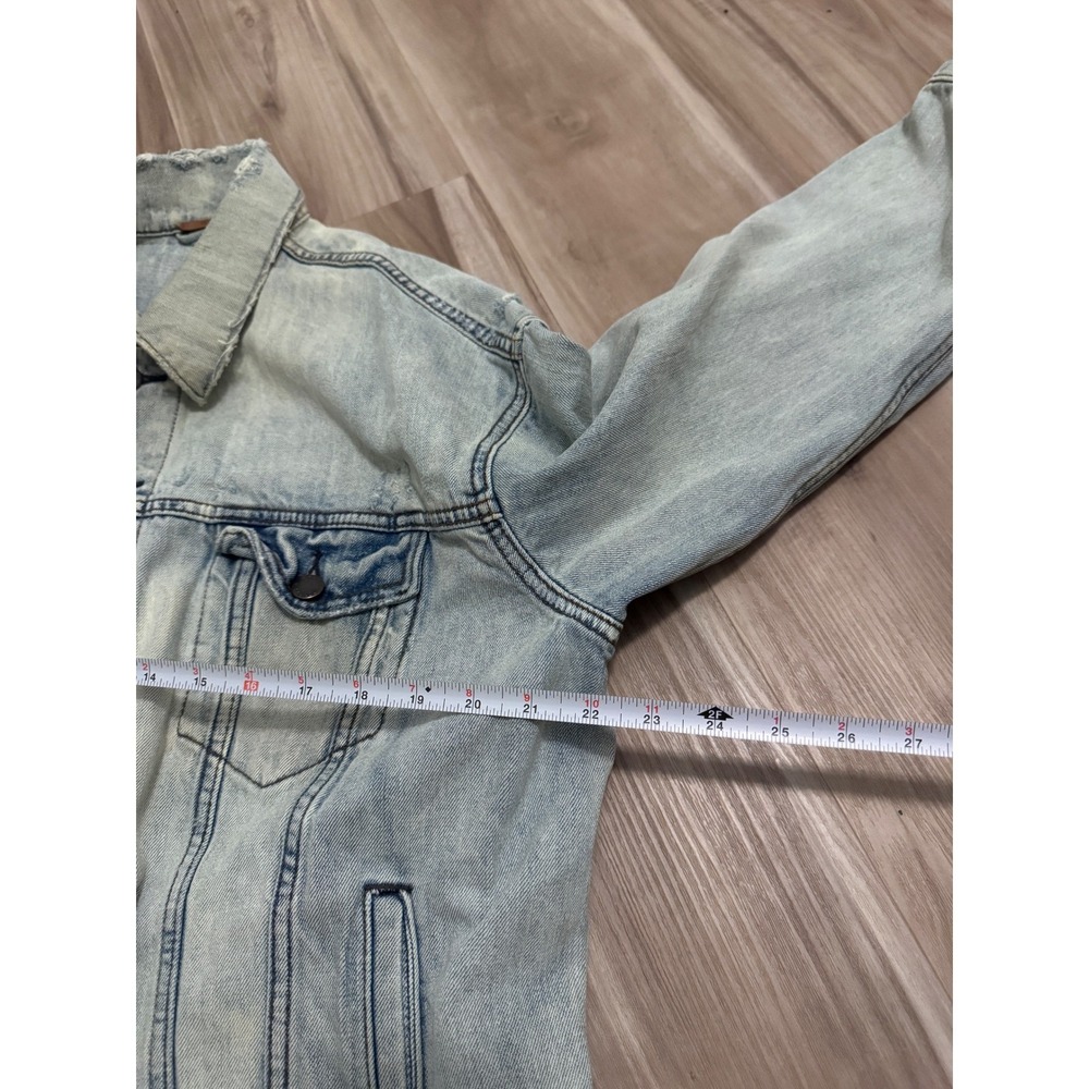 Free People Light‎ Wash Distressed Denim Trucker Jacket XS S Oversized Cotton j1 - Picture 6 of 7